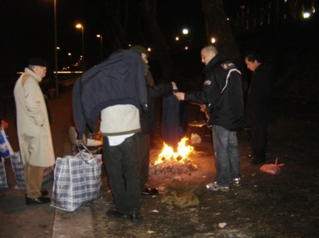 Se réchauffer au coin d'un feu réconfortant